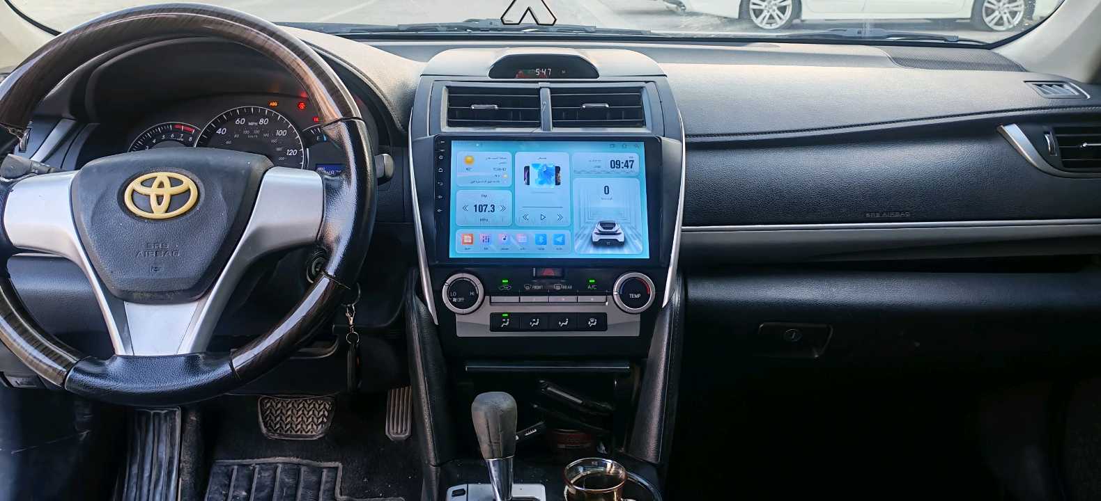 Car Image 2013 TOYOTA CAMRY SE