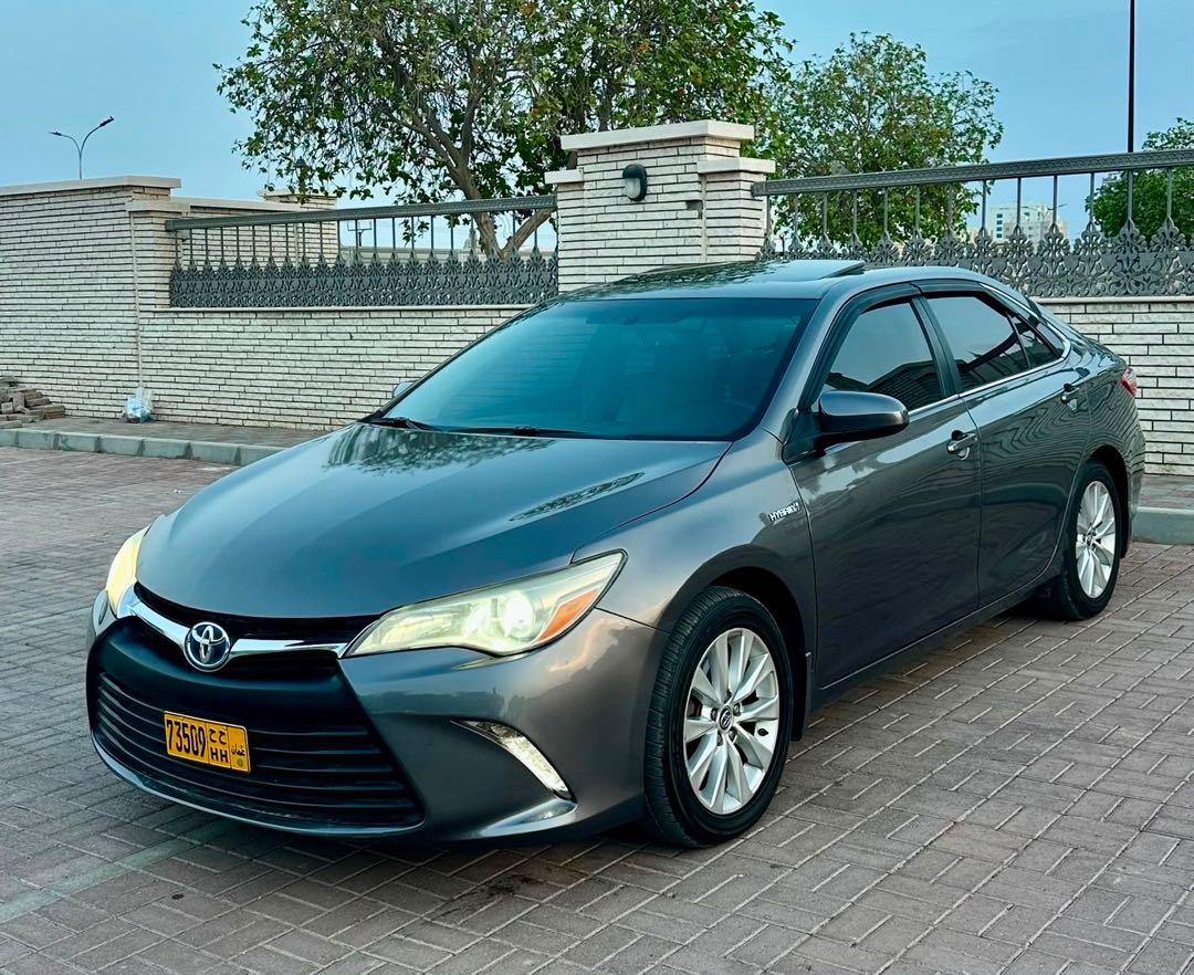 Car Image 2016 TOYOTA CAMRY XLE
