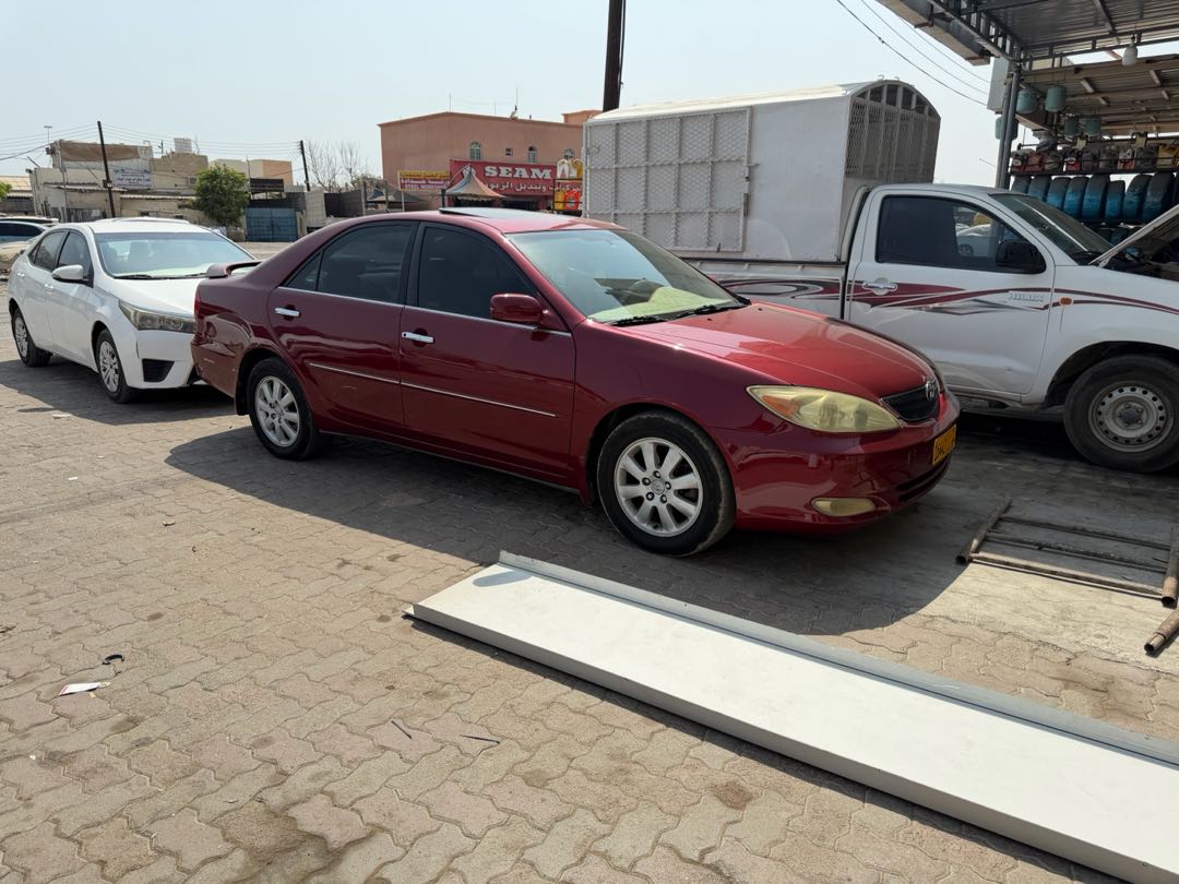 Car Image 2002 TOYOTA CAMRY LE