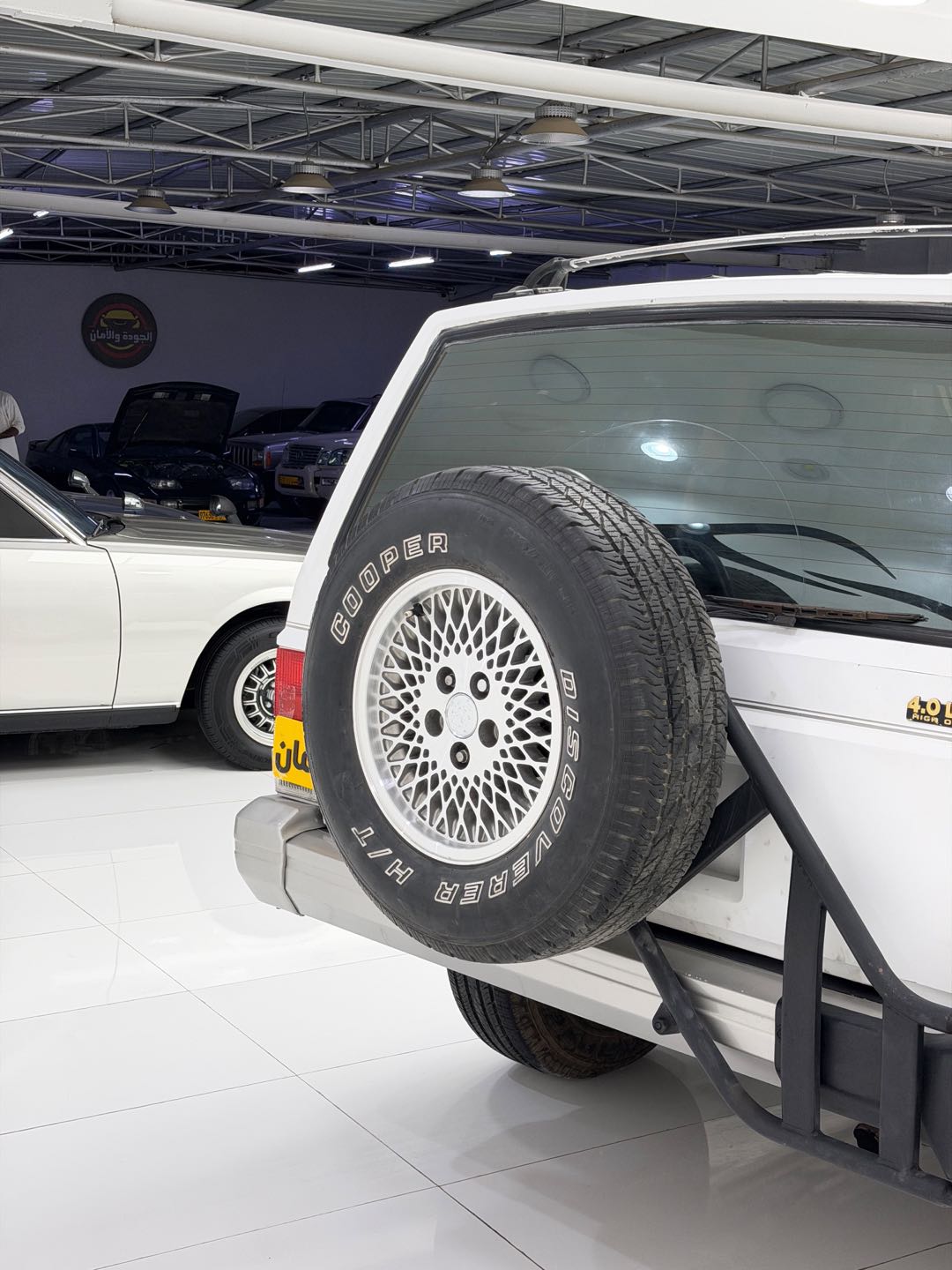 Car Image 1991 JEEP CHEROKEE 