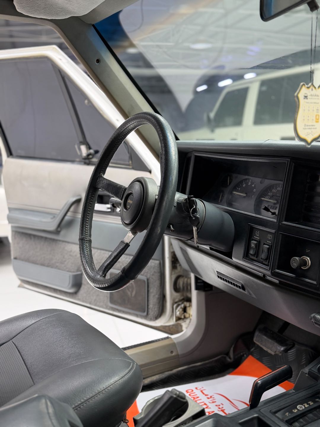 Car Image 1991 JEEP CHEROKEE 