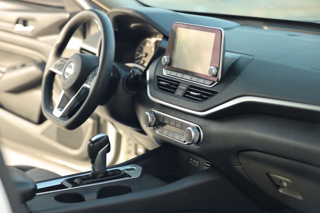 Car Image 2019 NISSAN ALTIMA S