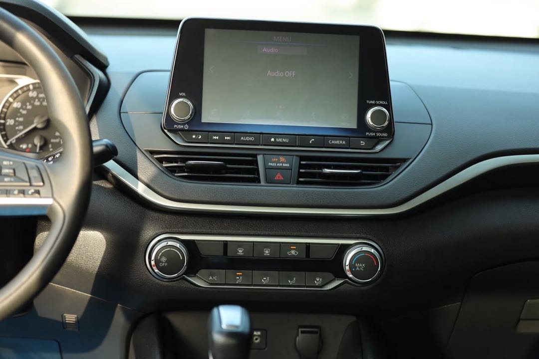 Car Image 2019 NISSAN ALTIMA S