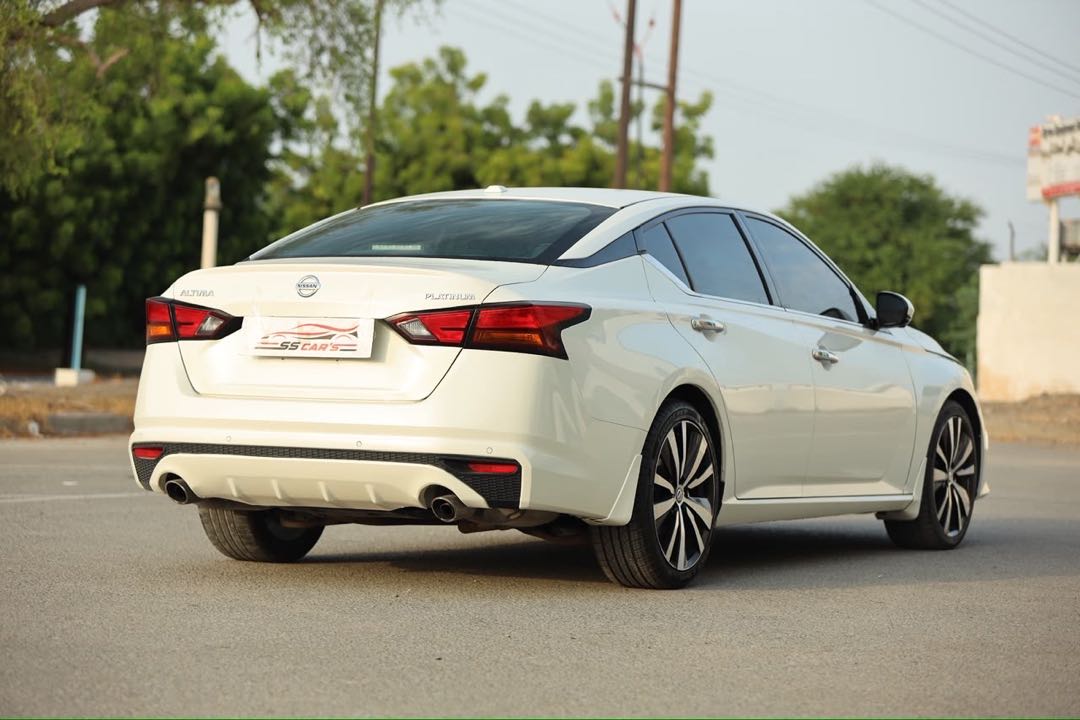 Car Image 2020 NISSAN ALTIMA Platinum 