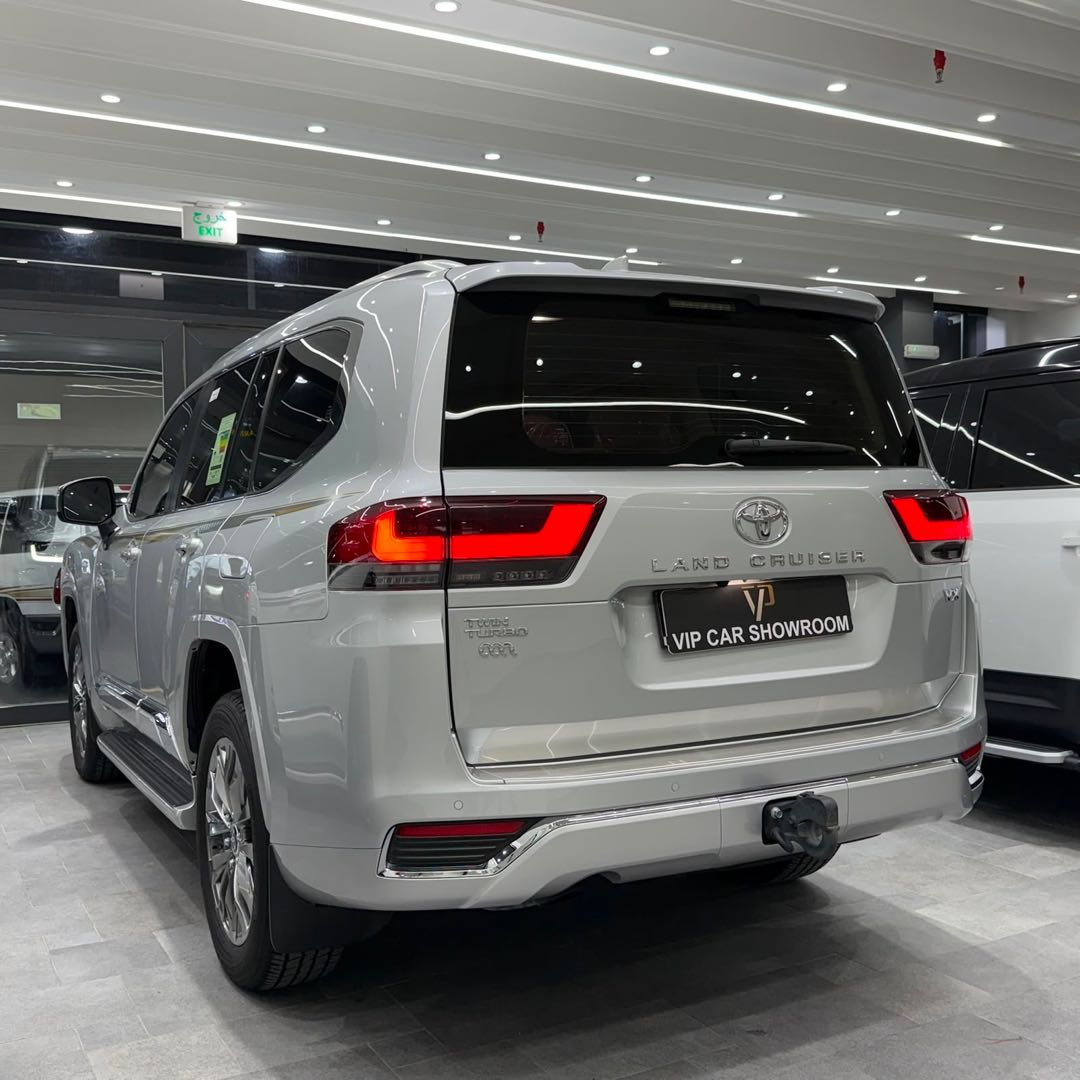 Car Image 2025 TOYOTA LAND CRUISER VX