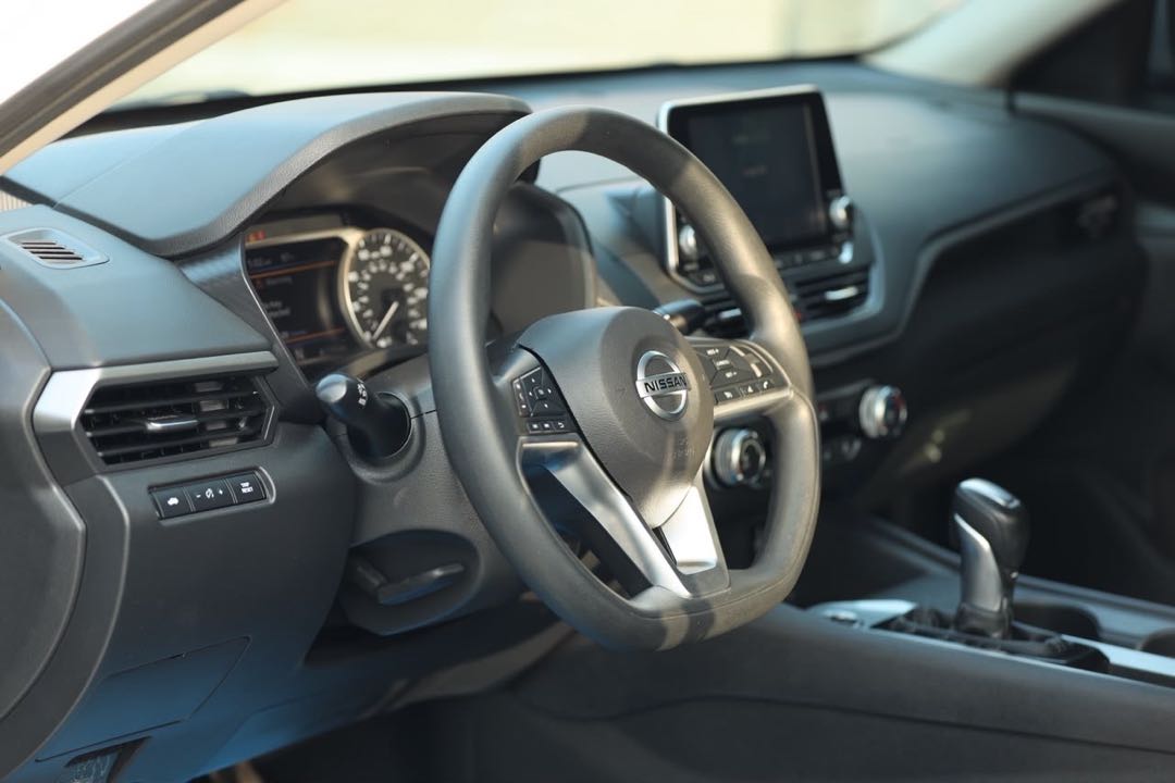 Car Image 2019 NISSAN ALTIMA S