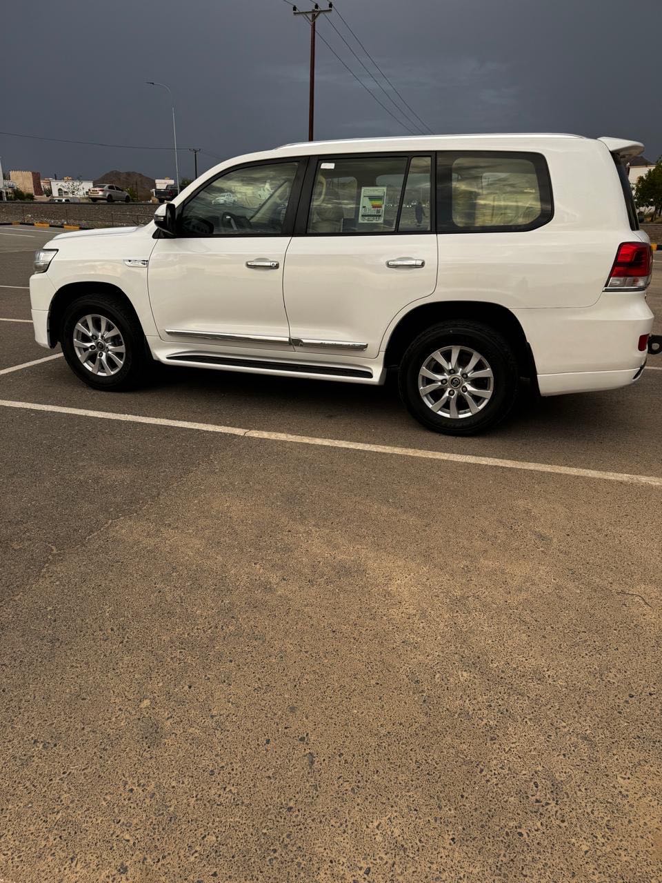Car Image 2017 TOYOTA LAND CRUISER GX.R