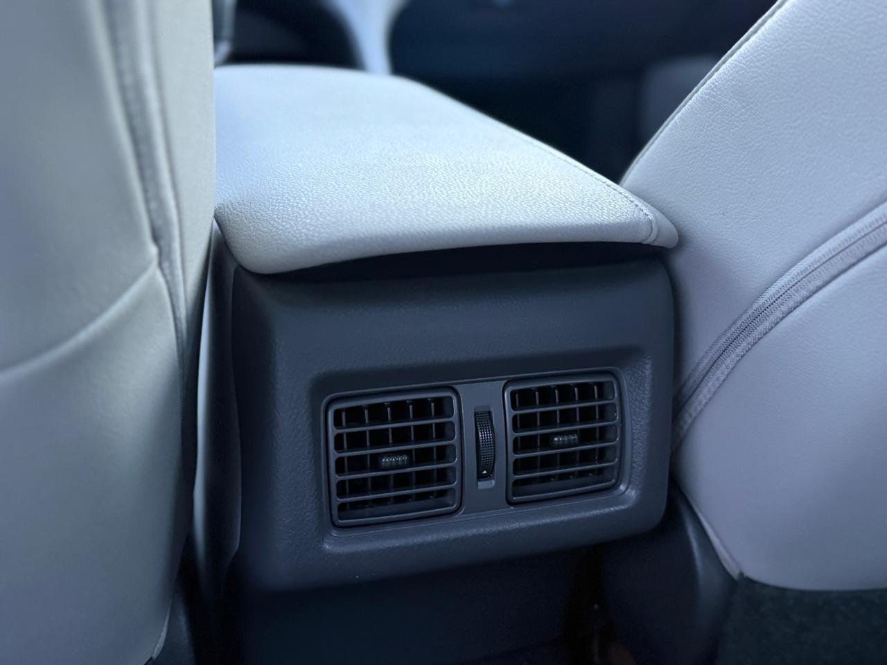 Car Image 2018 TOYOTA CAMRY XSE