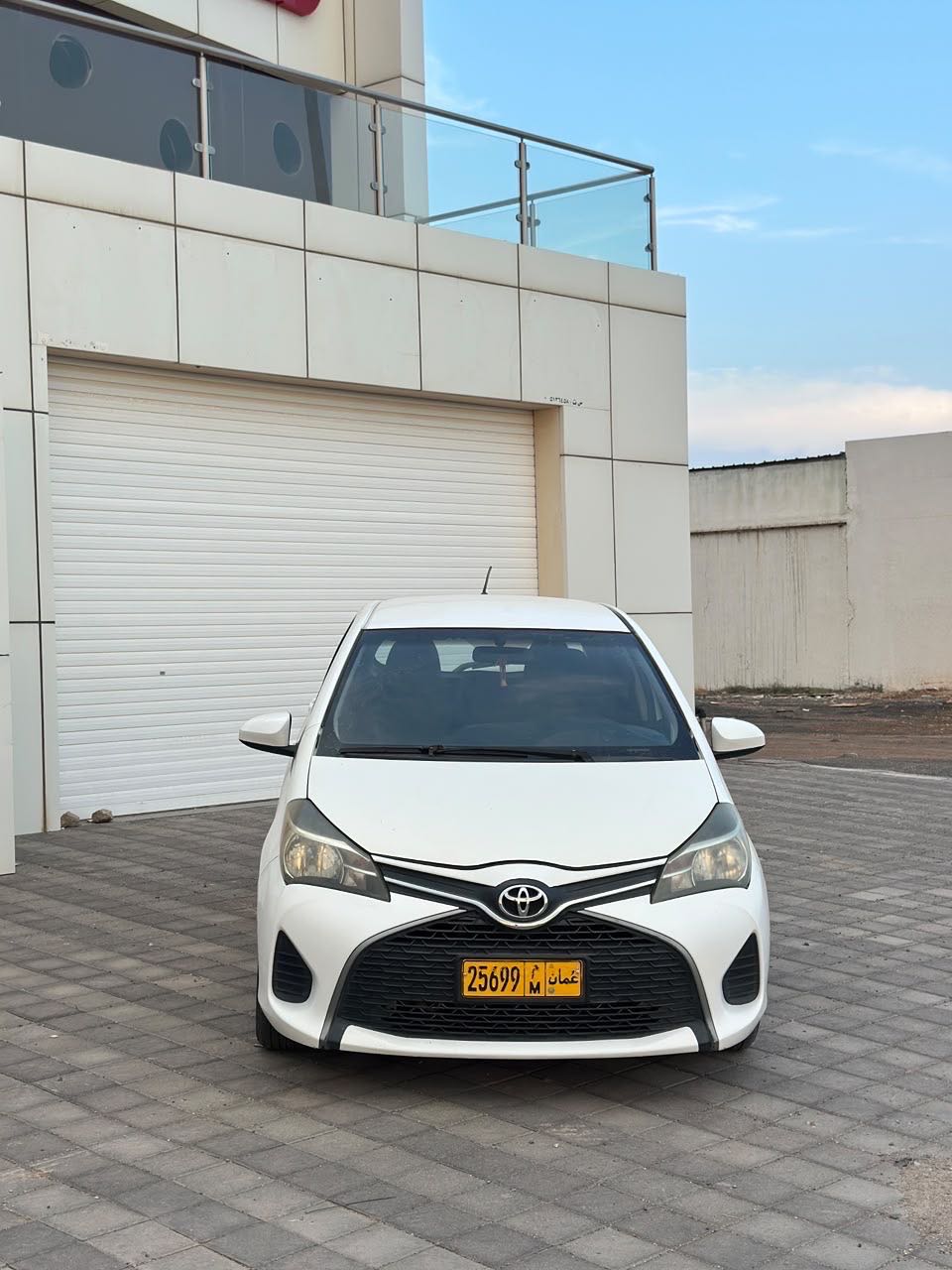 Car Image 2015 TOYOTA YARIS 1.5