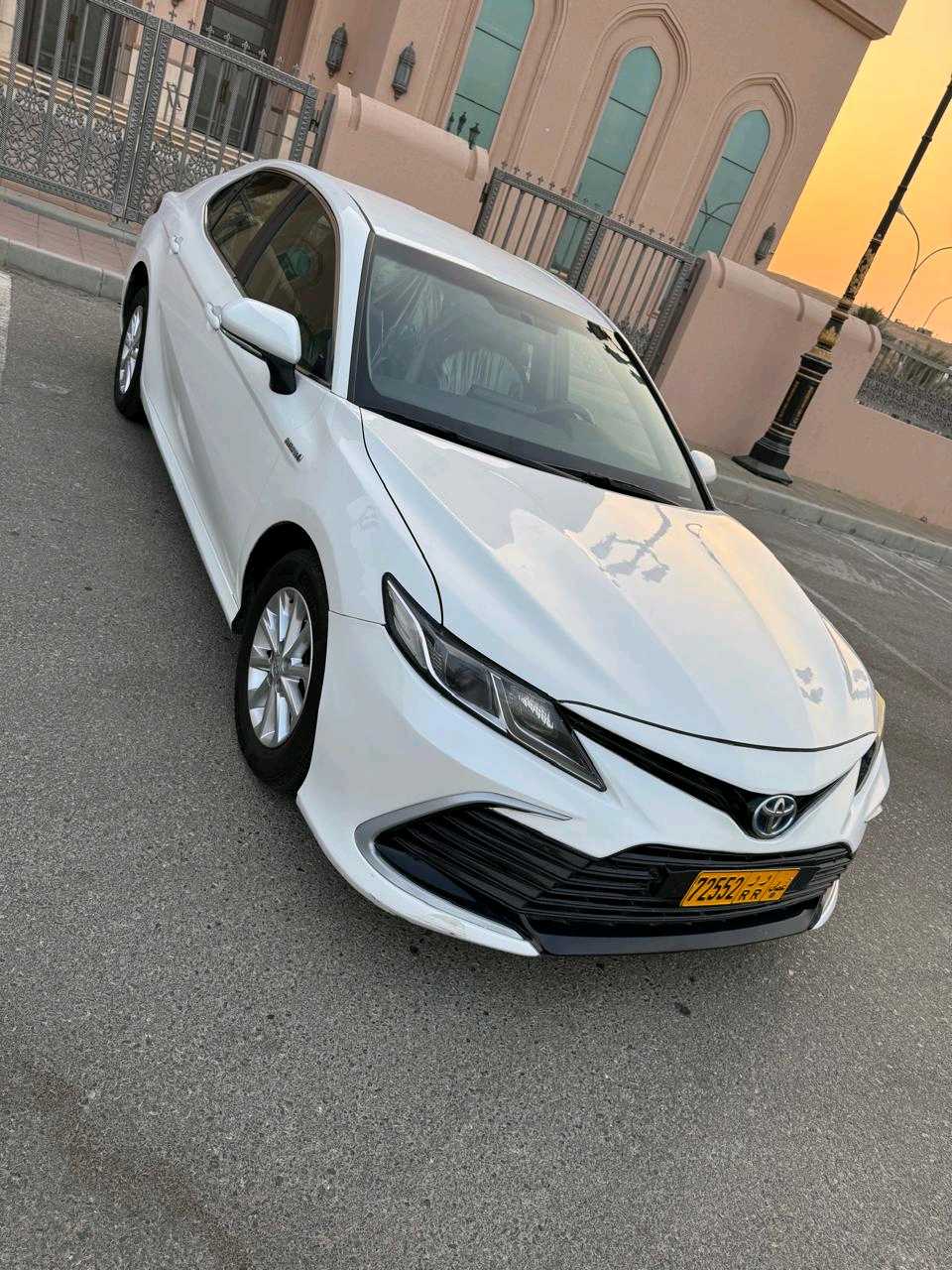 Car Image 2022 TOYOTA CAMRY LE