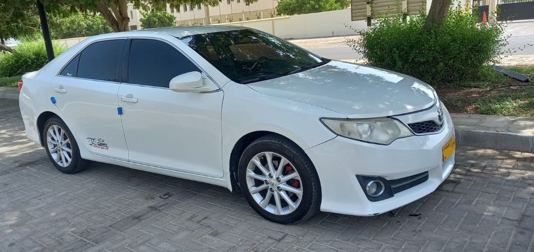Car Image 2014 TOYOTA CAMRY GL