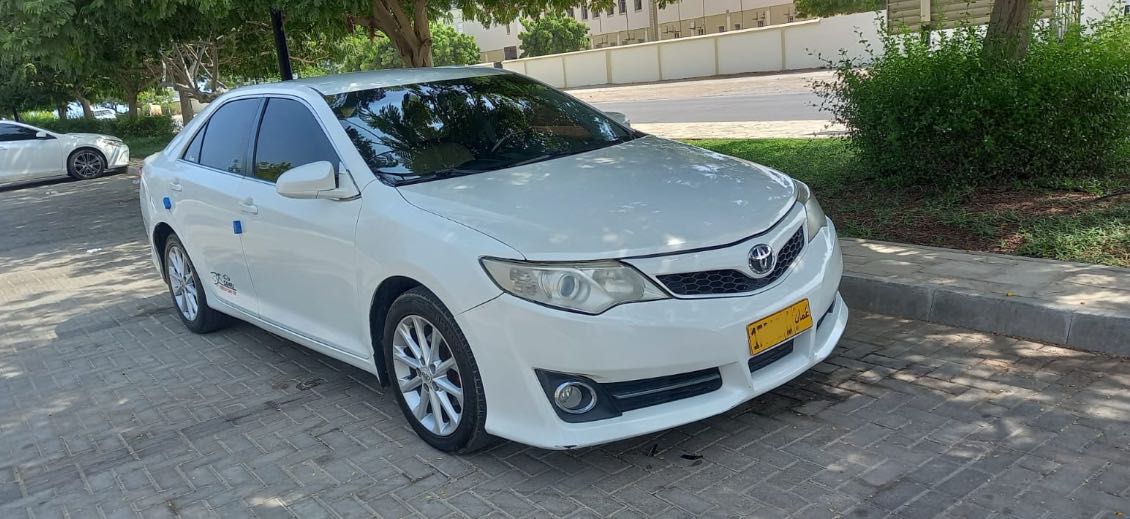 Car Image 2014 TOYOTA CAMRY GL