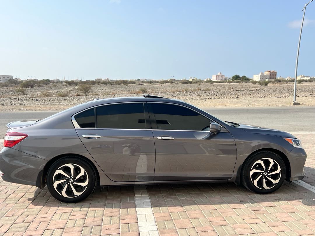 Car Image 2017 HONDA ACCORD EXL