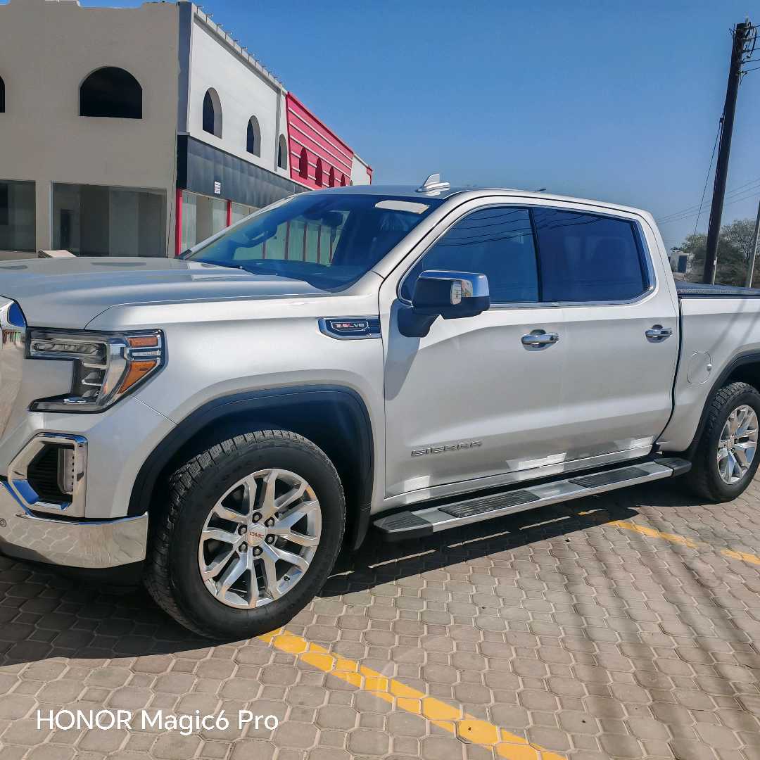 Car Image 2019 GMC SIERRA SLT