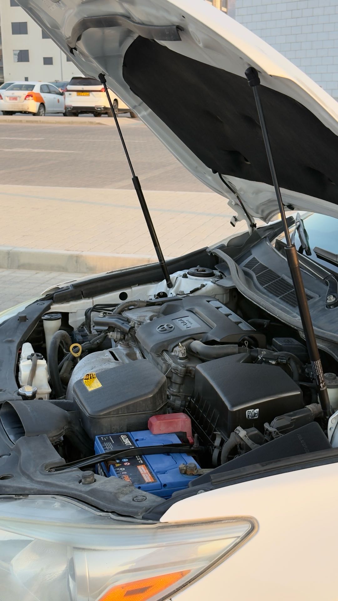 Car Image 2015 TOYOTA CAMRY LE