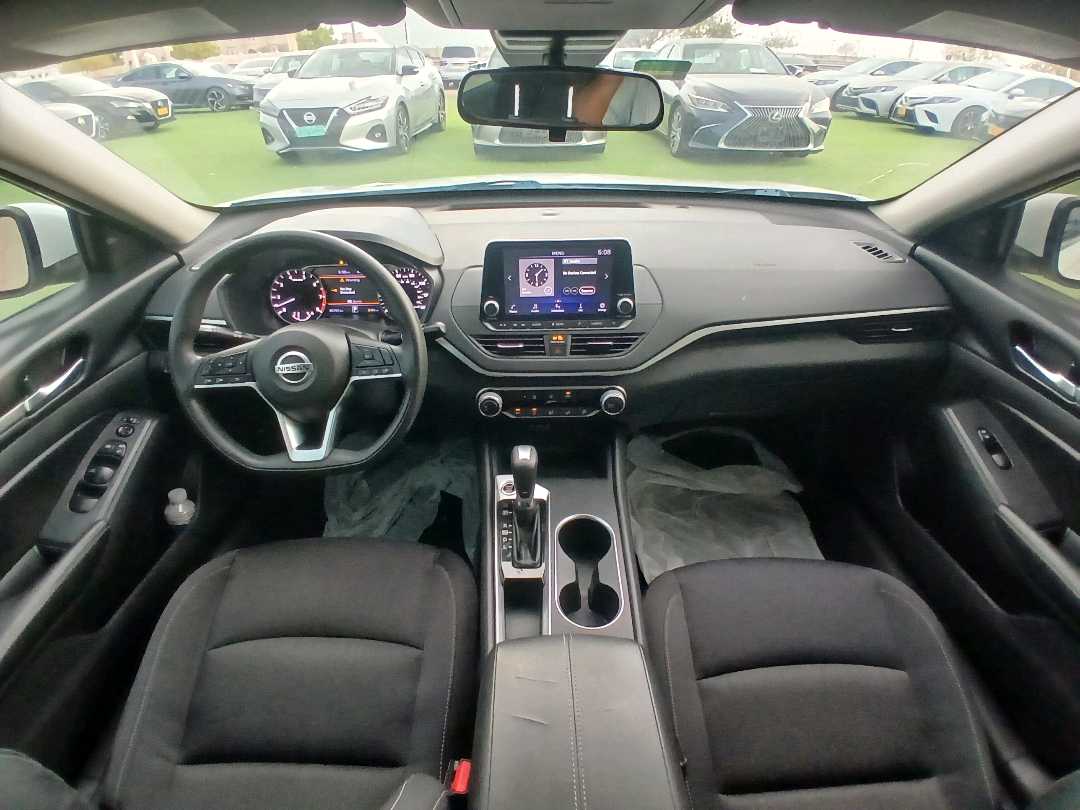 Car Image 2022 NISSAN ALTIMA SV