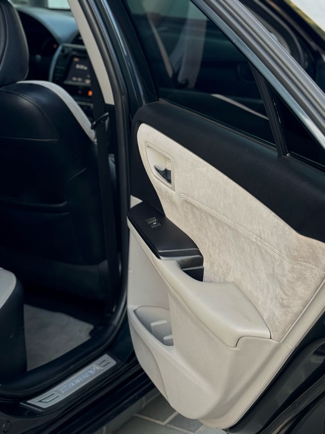 Car Image 2016 TOYOTA CAMRY XSE