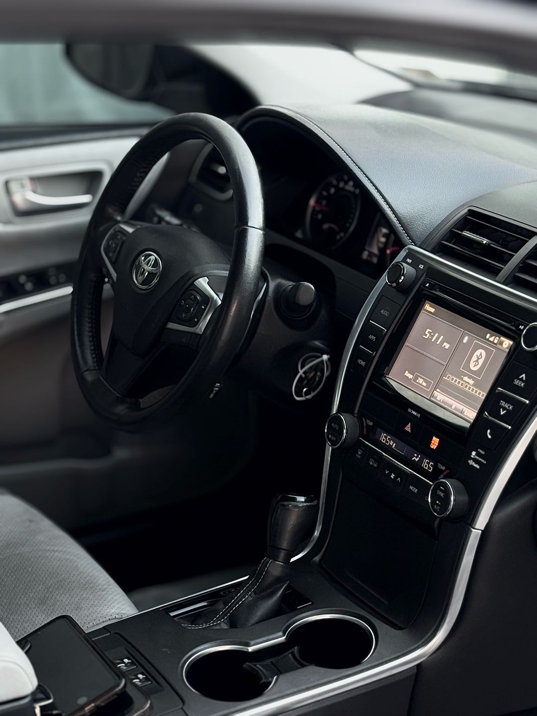 Car Image 2016 TOYOTA CAMRY XSE