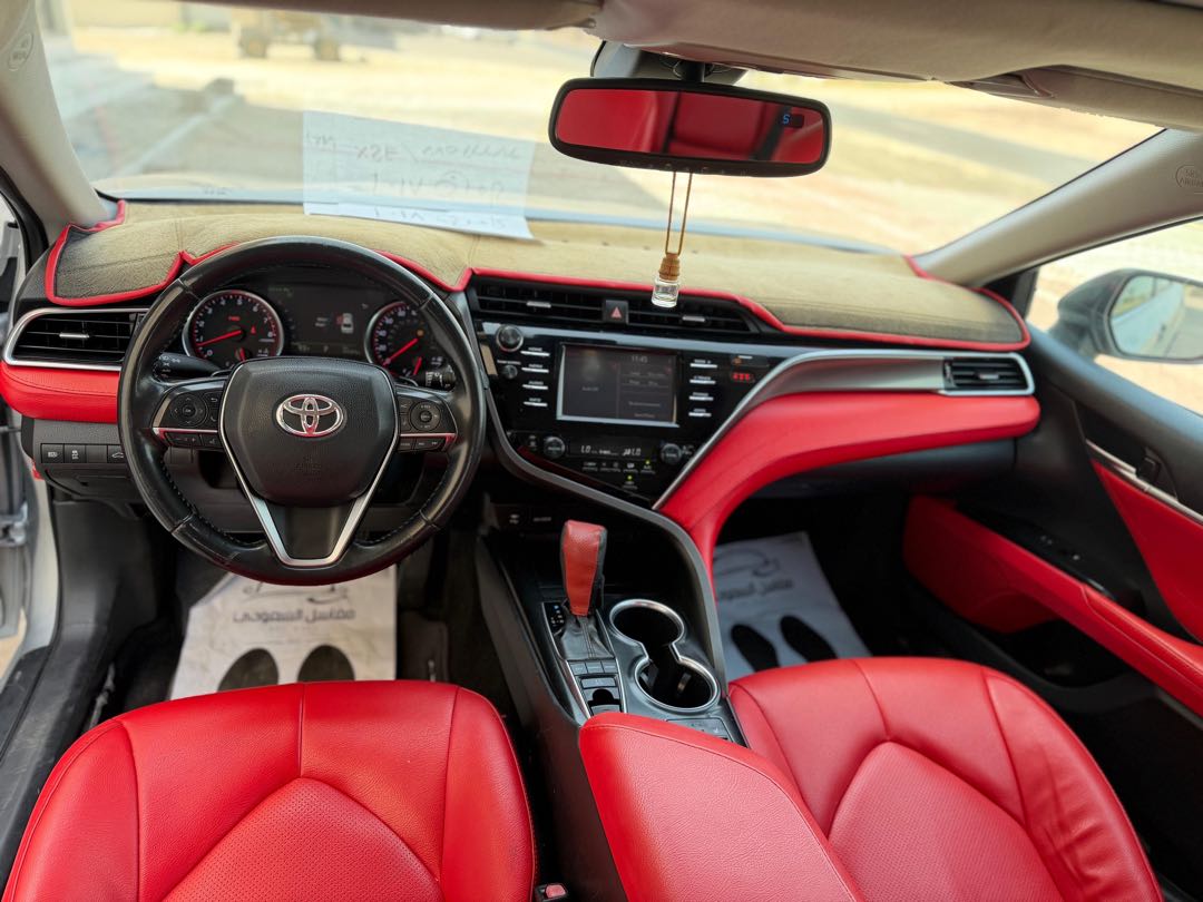 Car Image 2018 TOYOTA CAMRY XSE