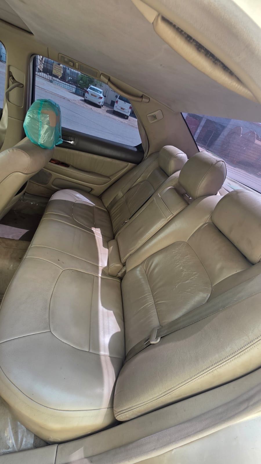 Car Image 1999 LEXUS LS 400