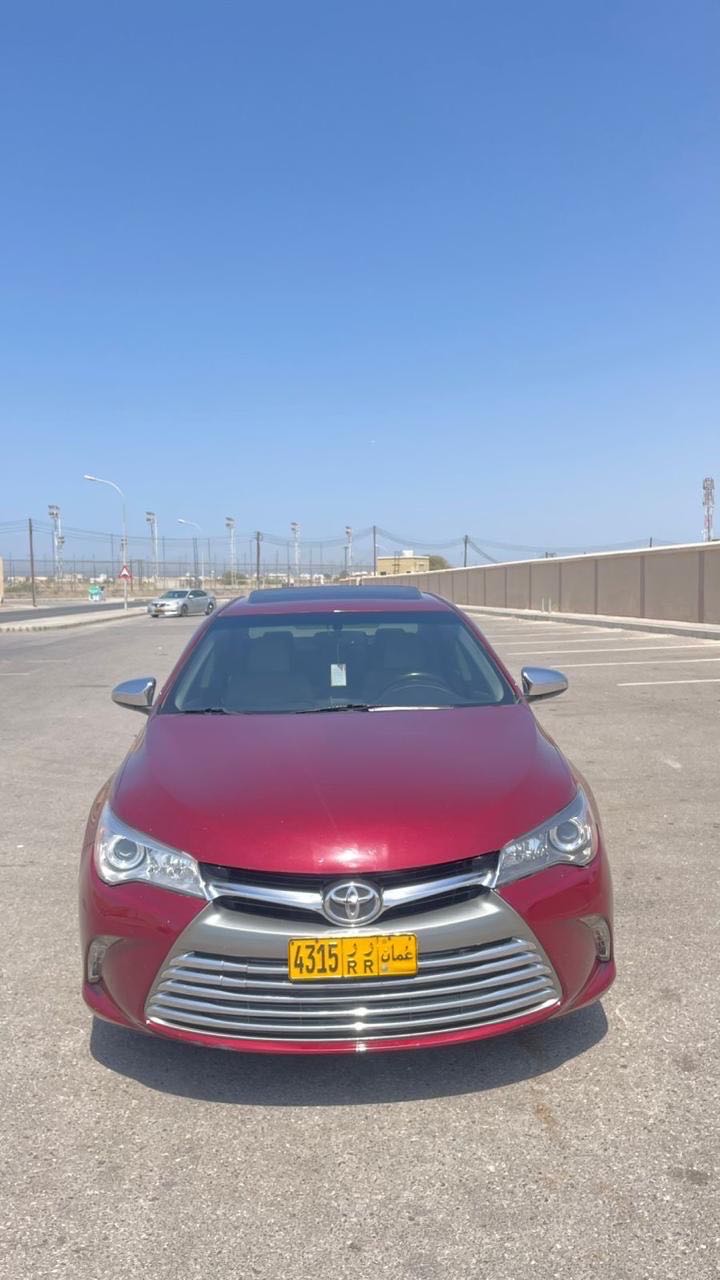 Car Image 2015 TOYOTA CAMRY SE