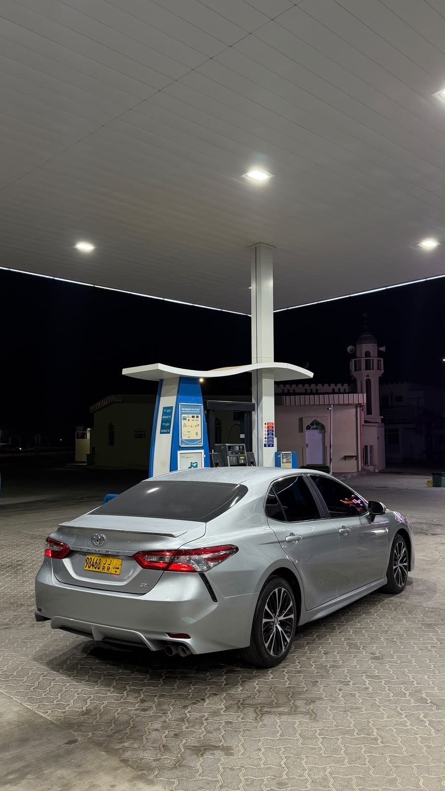 Car Image 2018 TOYOTA CAMRY SE