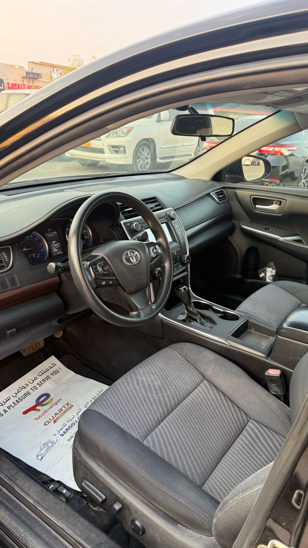 Car Image 2016 TOYOTA CAMRY LE