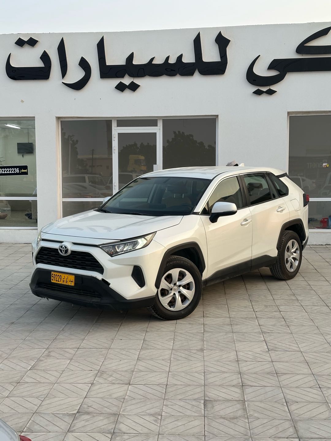 Car Image 2019 TOYOTA RAV4 