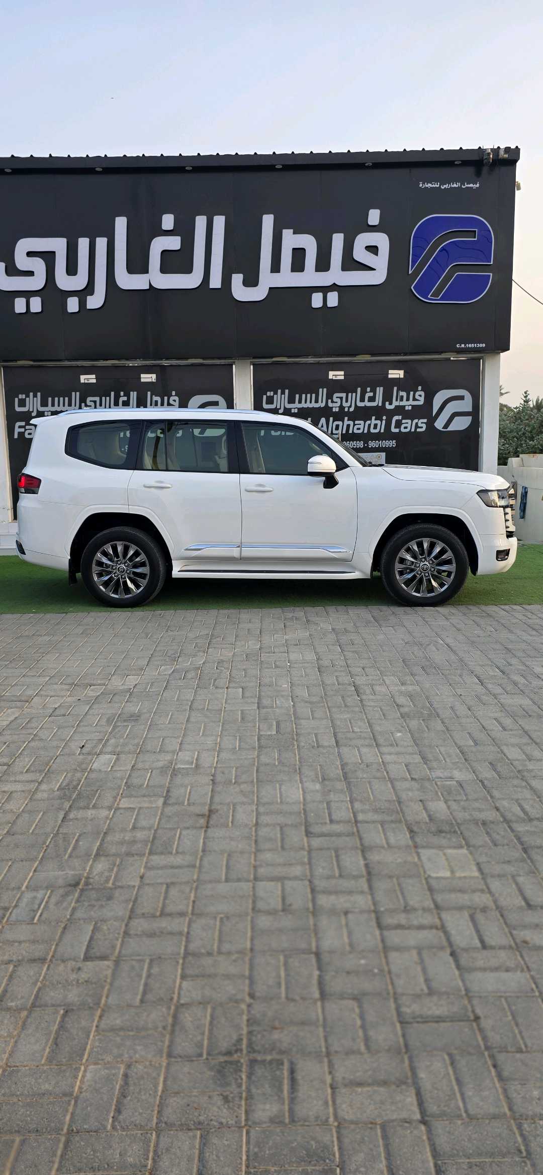 Car Image 2024 TOYOTA LAND CRUISER GX.R