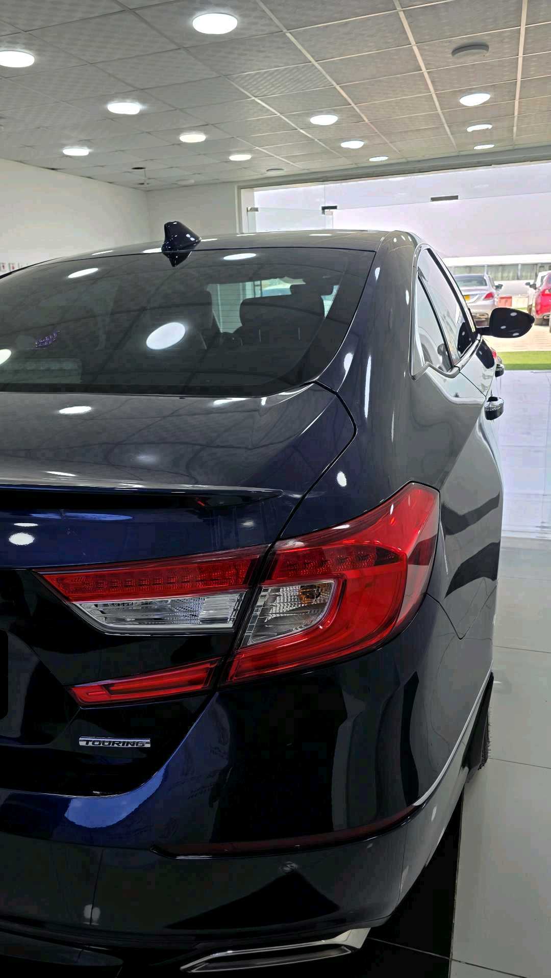 Car Image 2018 HONDA ACCORD TOURING