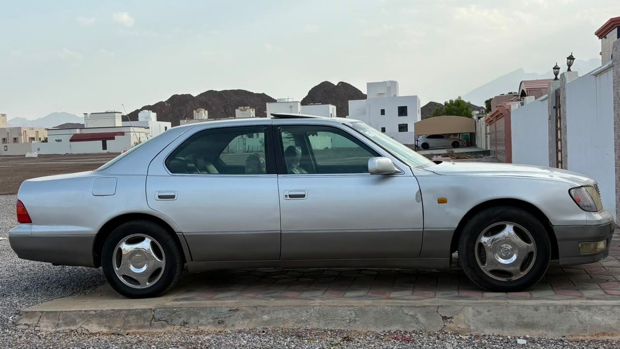 Car Image 1998 LEXUS LS 400