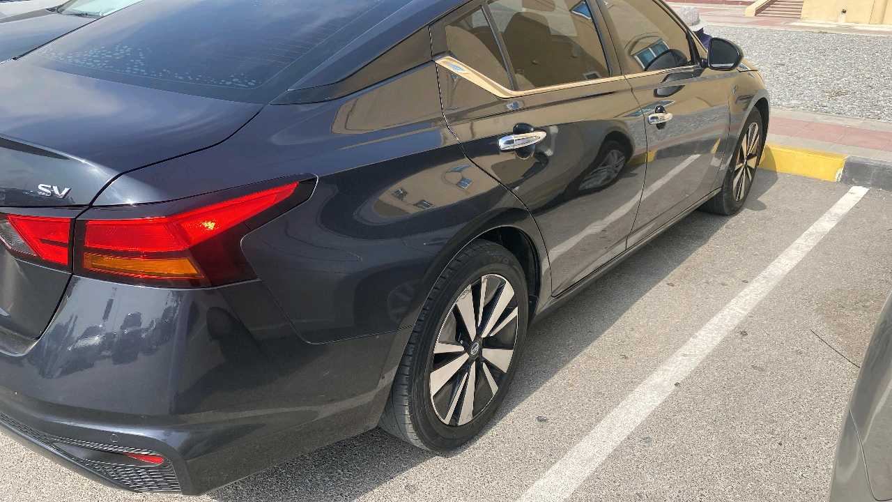 Car Image 2021 NISSAN ALTIMA SV