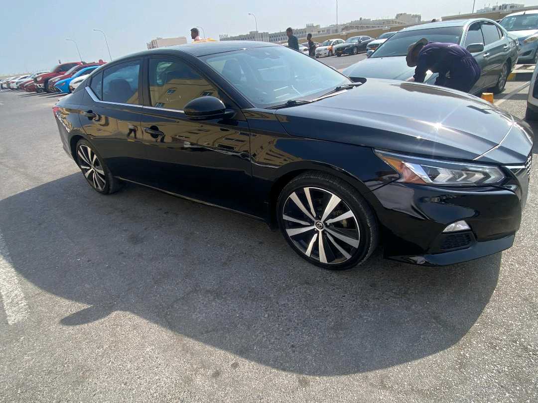 Car Image 2020 NISSAN ALTIMA SR