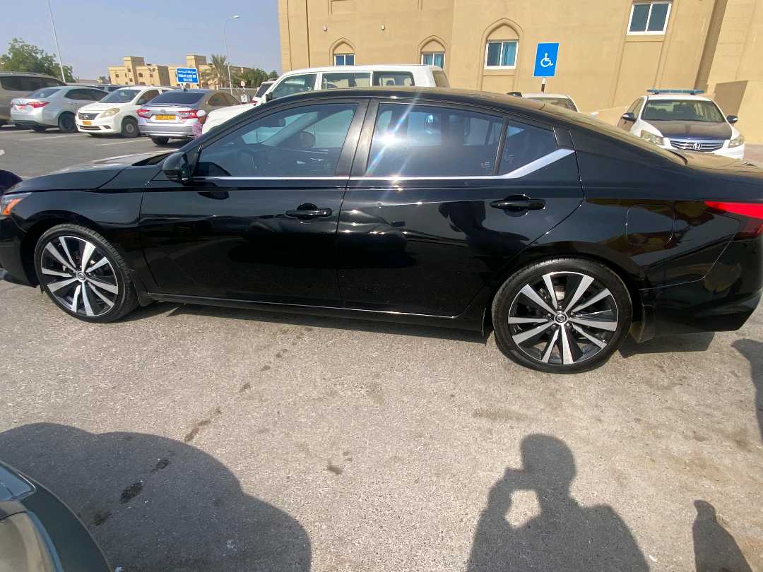 Car Image 2020 NISSAN ALTIMA SR