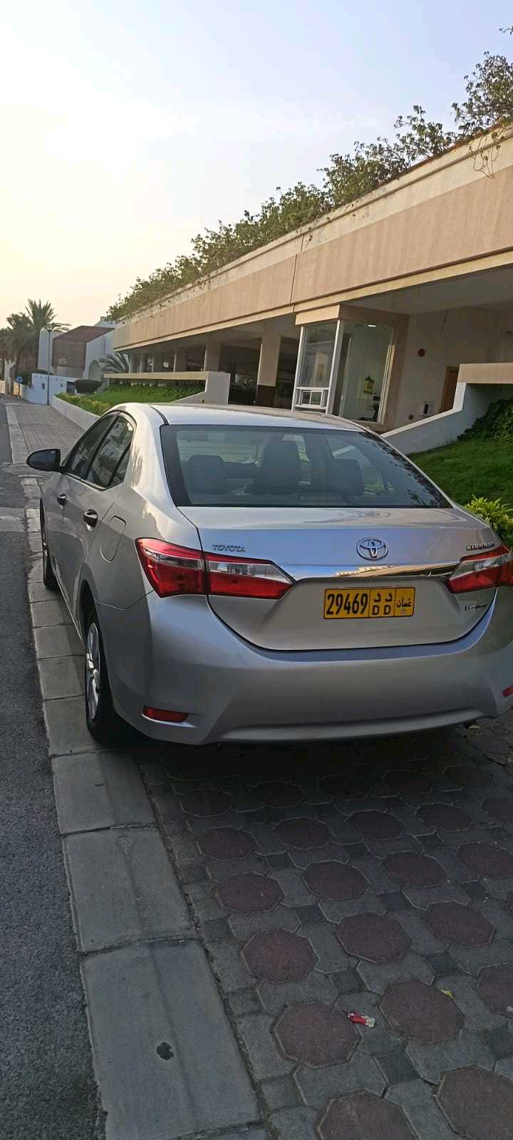 Car Image 2015 TOYOTA COROLLA LE