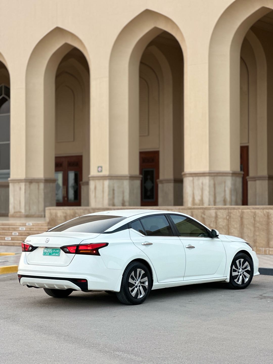 Car Image 2019 NISSAN ALTIMA S