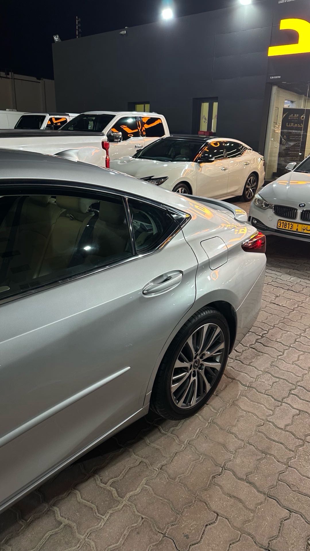 Car Image 2019 LEXUS ES 350