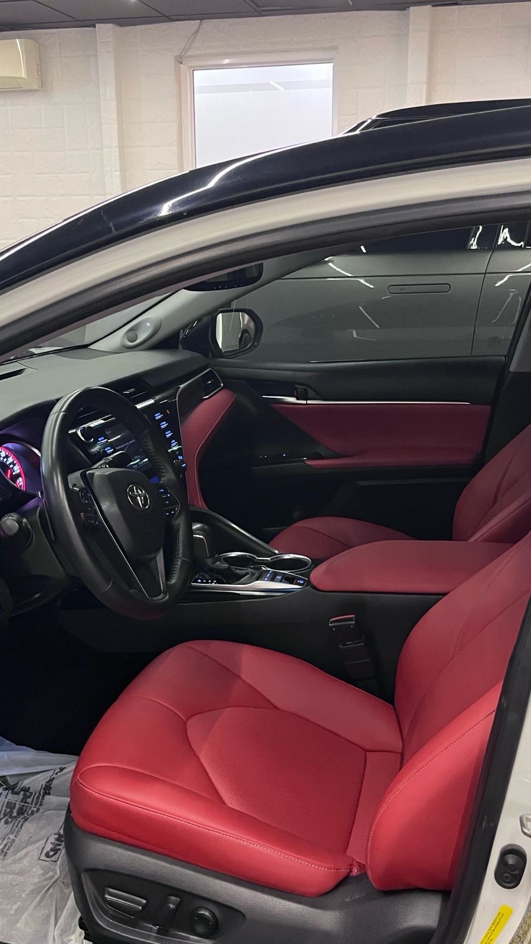 Car Image 2018 TOYOTA CAMRY XSE