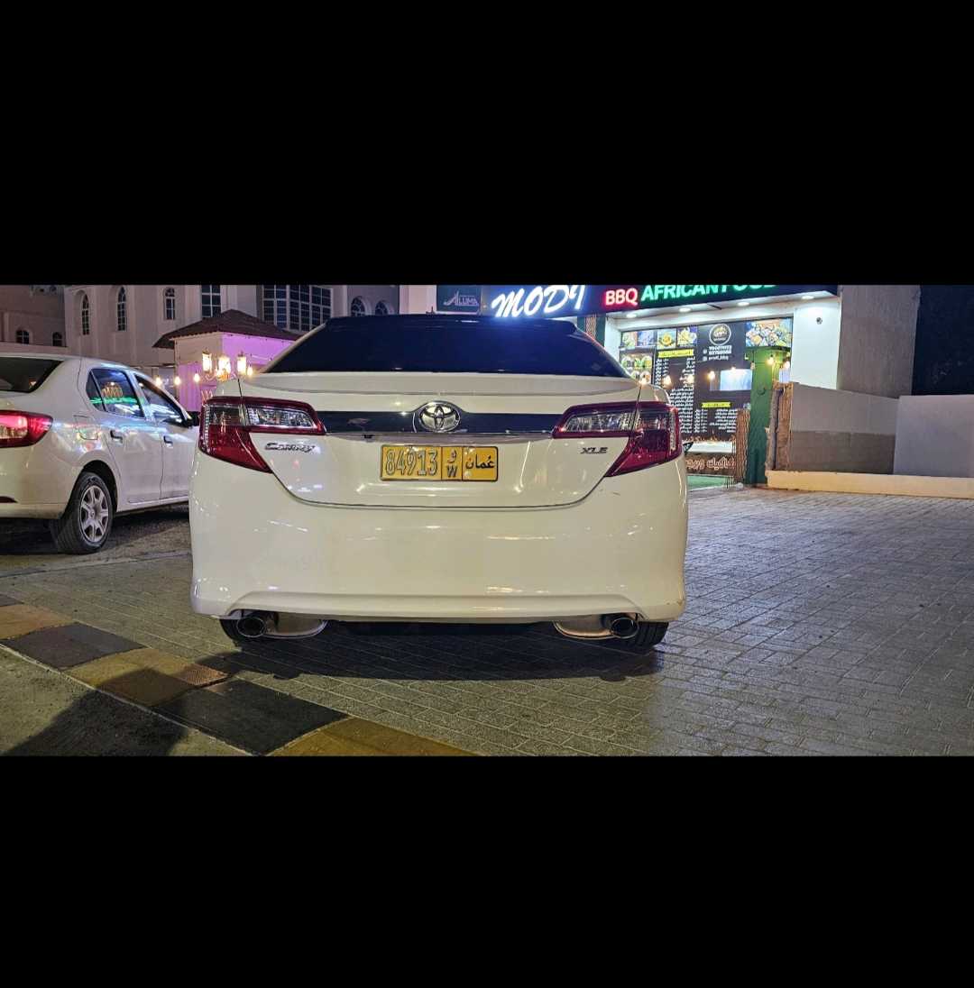 Car Image 2012 TOYOTA CAMRY XLE