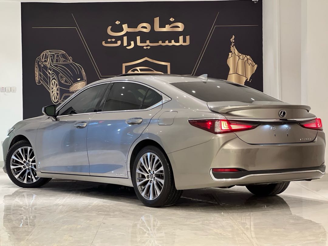 Car Image 2020 LEXUS ES 300
