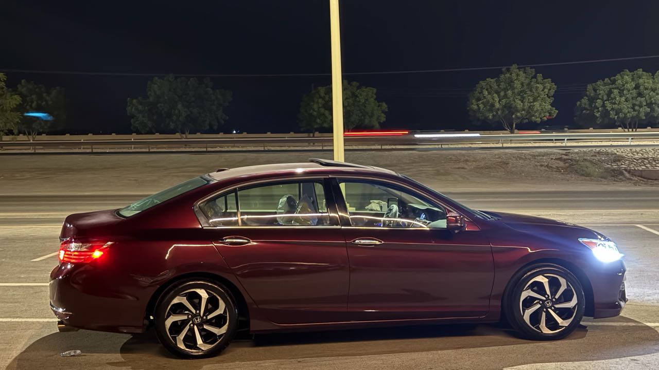 Car Image 2017 HONDA ACCORD SPORT