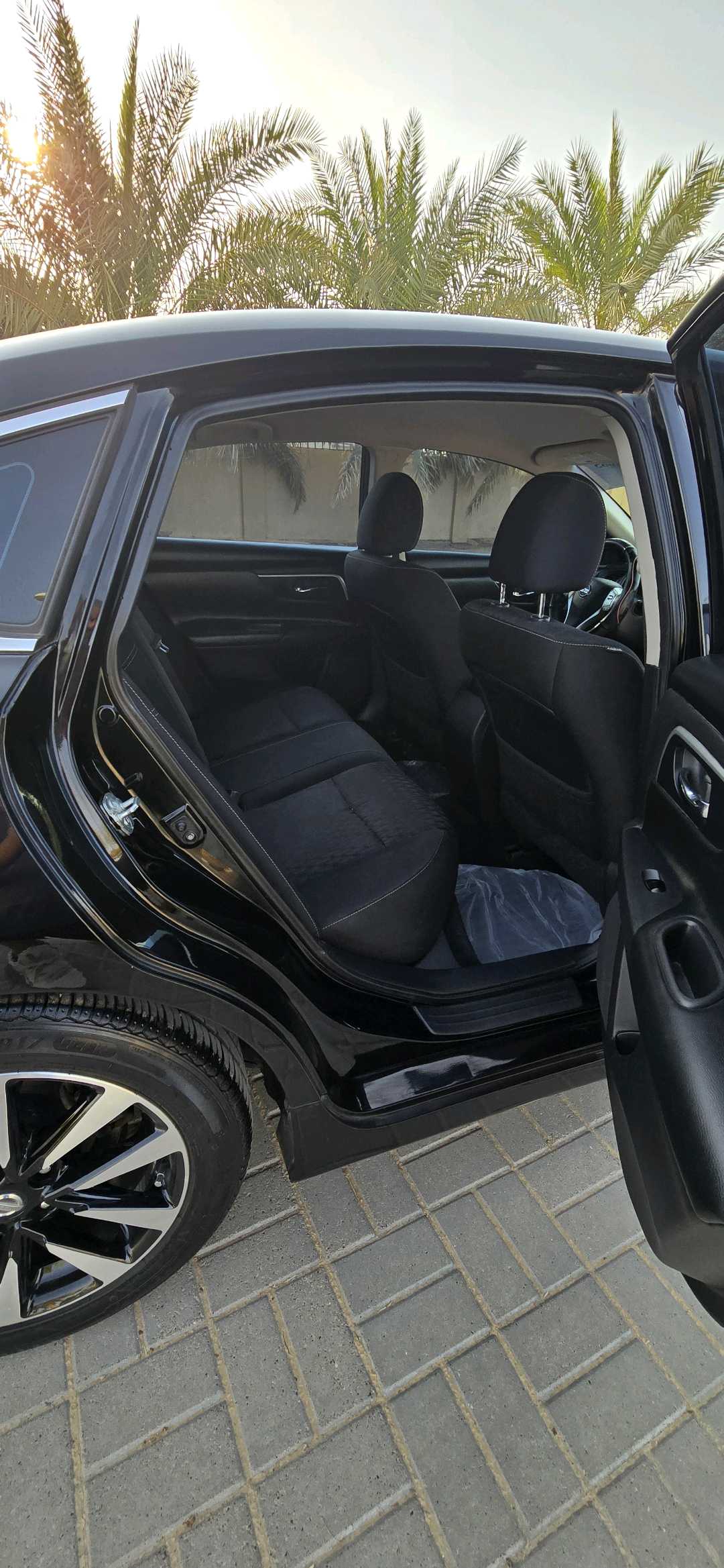 Car Image 2018 NISSAN ALTIMA SV