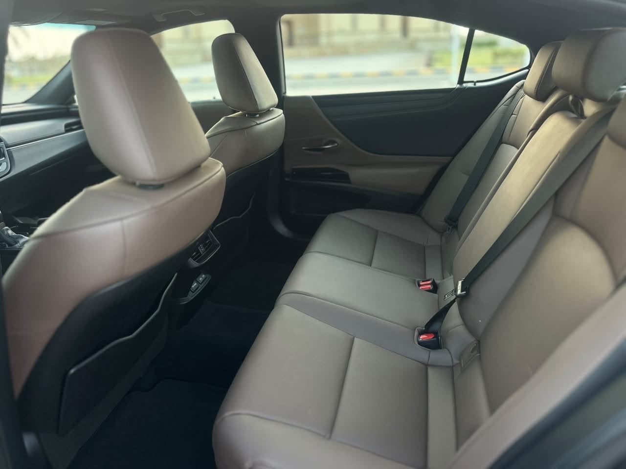 Car Image 2022 LEXUS ES 350