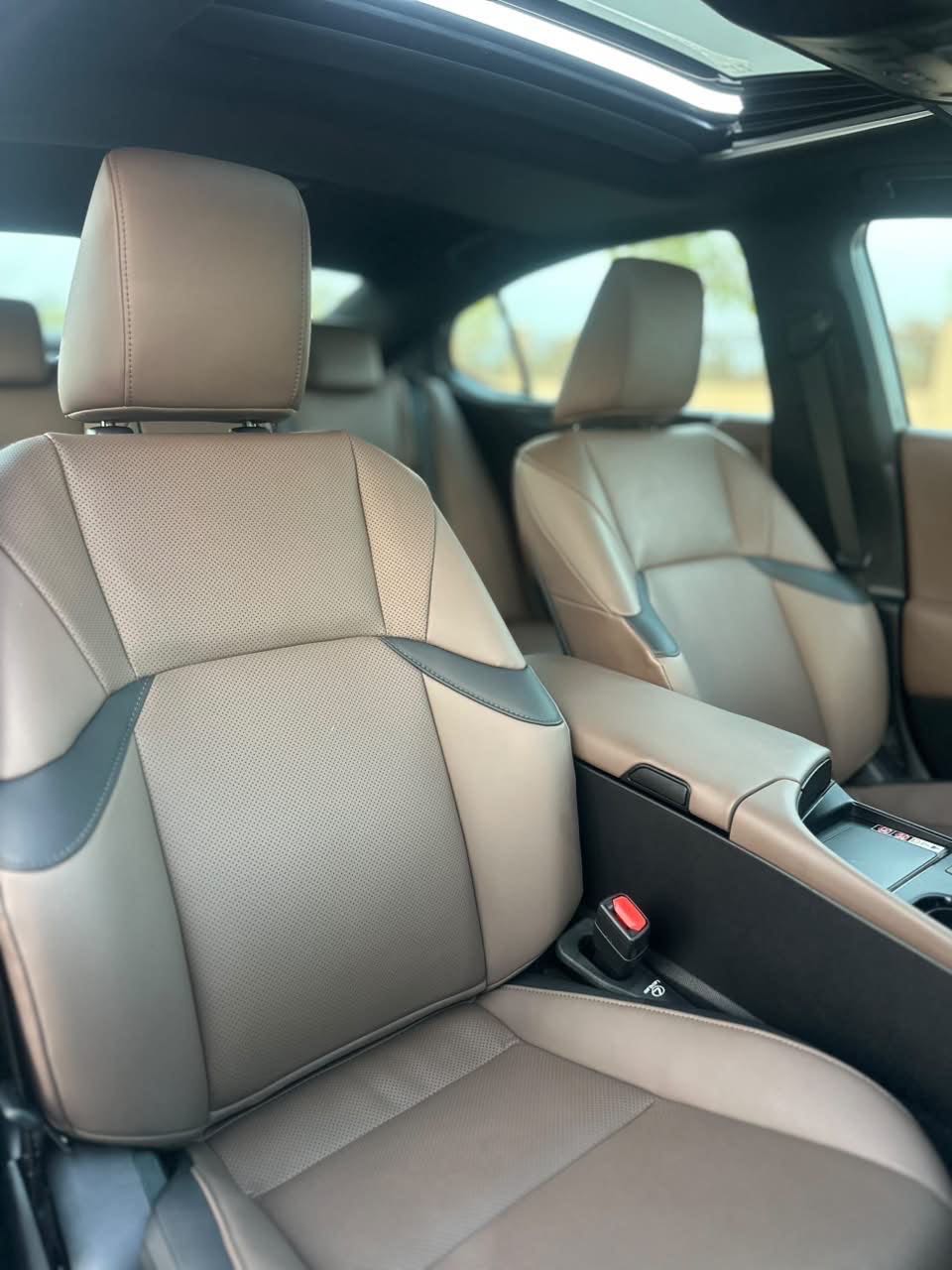 Car Image 2022 LEXUS ES 350