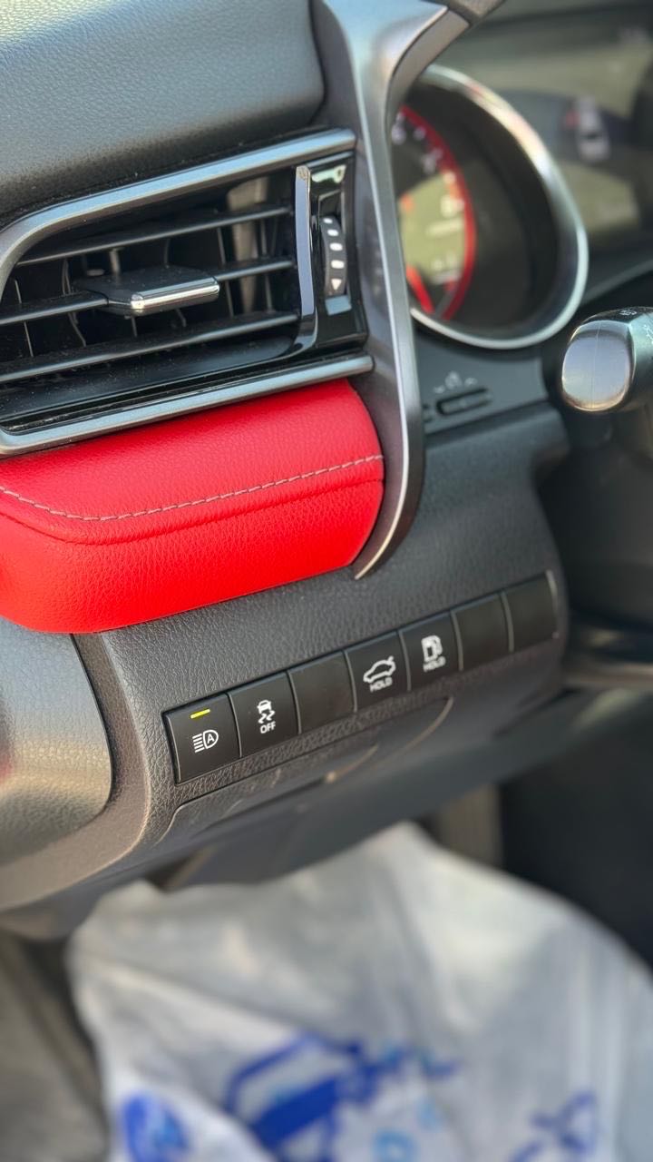 Car Image 2019 TOYOTA CAMRY XSE