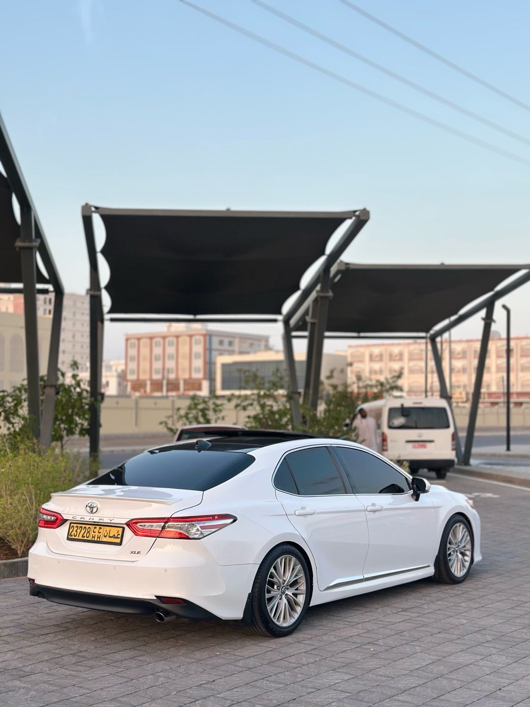 Car Image 2018 TOYOTA CAMRY XLE