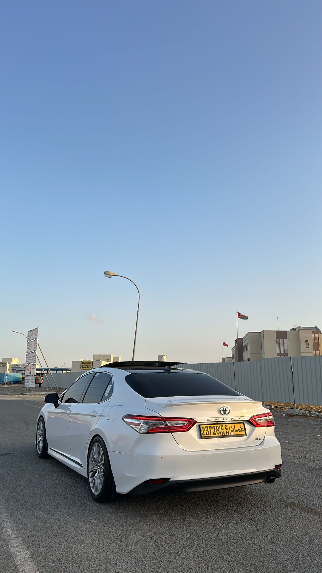 Car Image 2018 TOYOTA CAMRY XLE