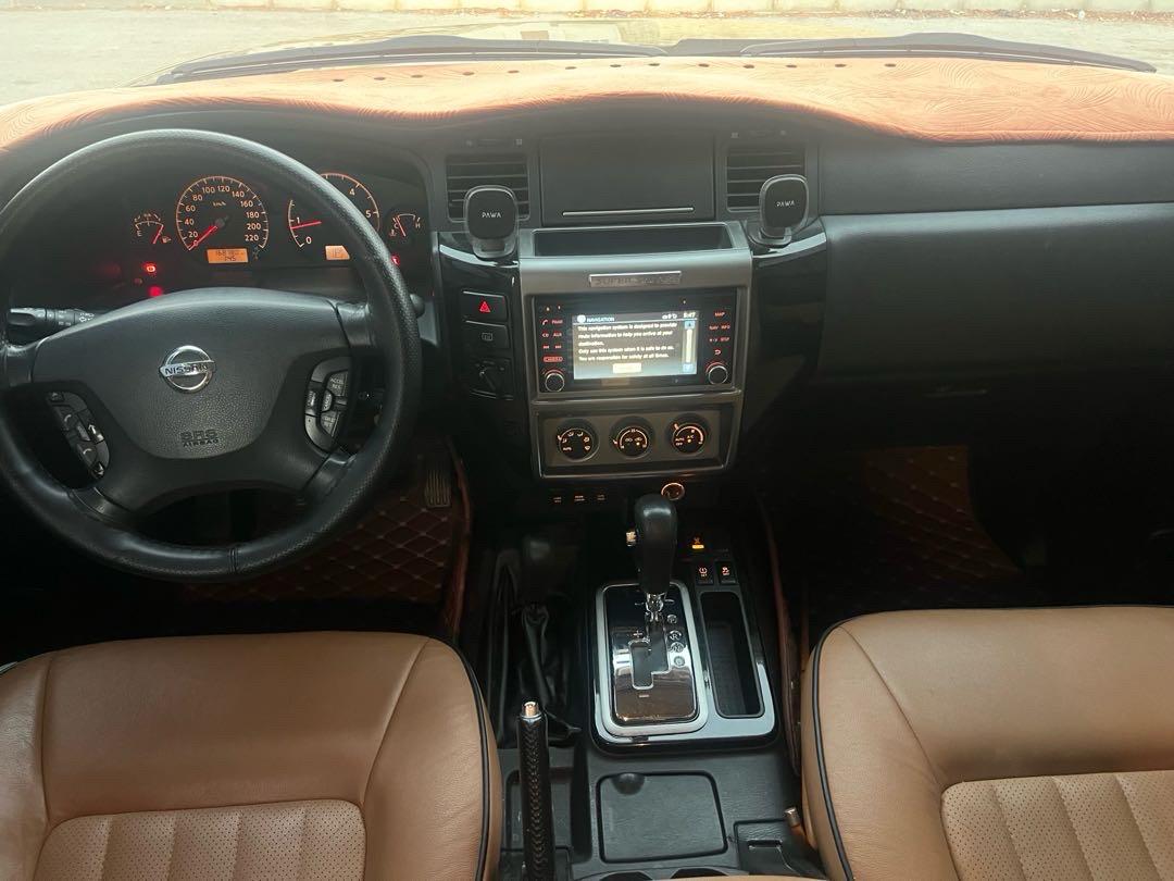 Car Image 2019 NISSAN SAFARI 