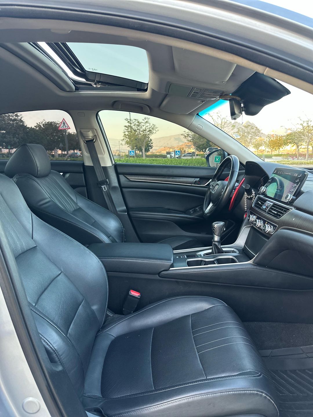 Car Image 2018 HONDA ACCORD TOURING