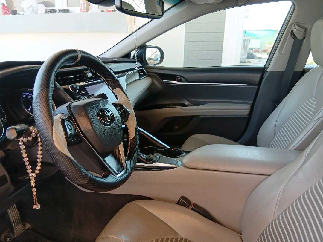 Car Image 2018 TOYOTA CAMRY SE